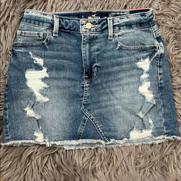 Hollister - Picture 2 of 3